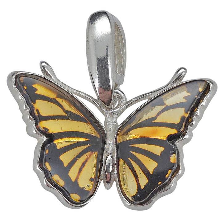 Ciondolo in Ambra con Cammeo di Farfalla Monarca per la vendita all'ingrosso da parte di Amberman