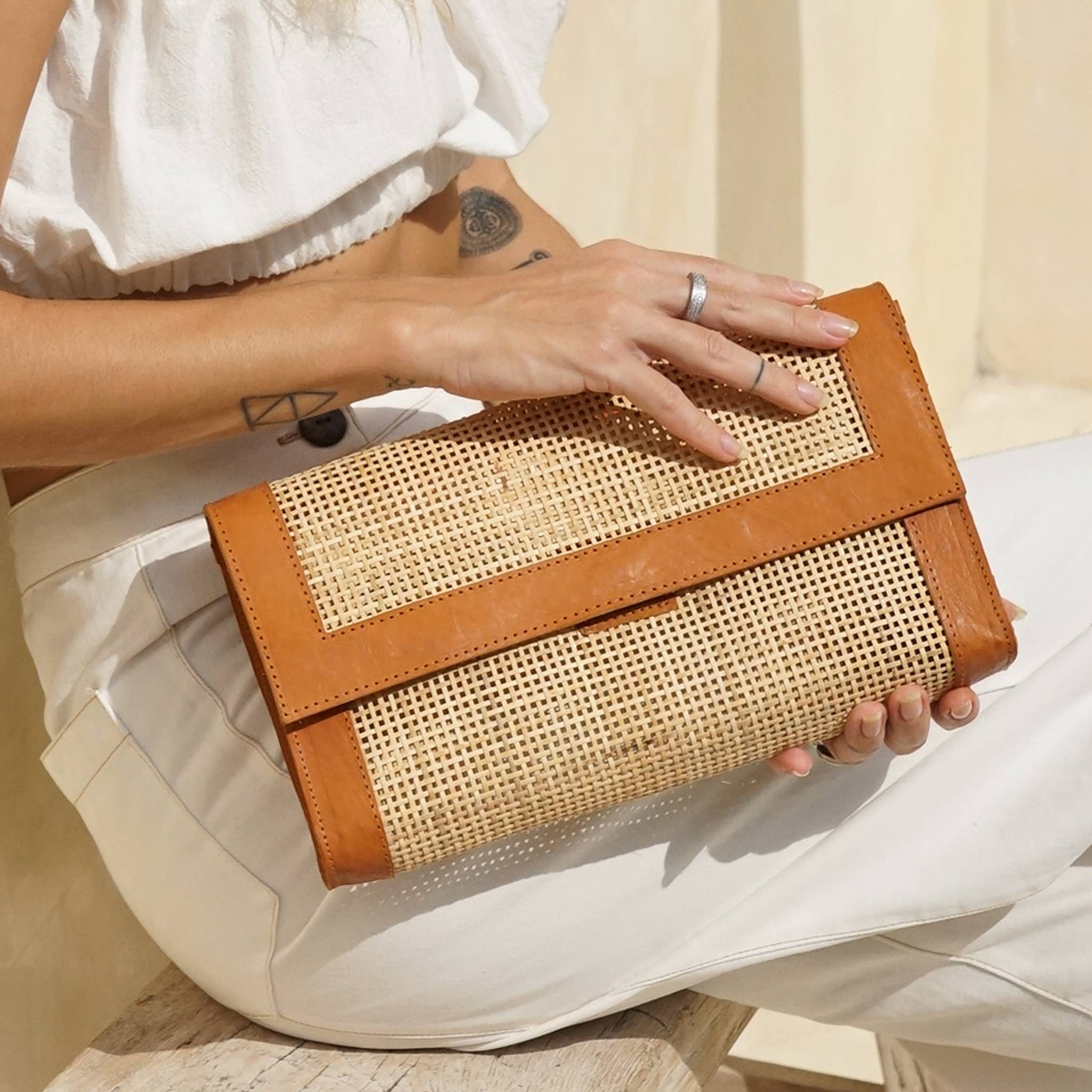 Voyage the Label - Wholesale Clutch bag – women's - Seoul Rattan Bag - Tan 1