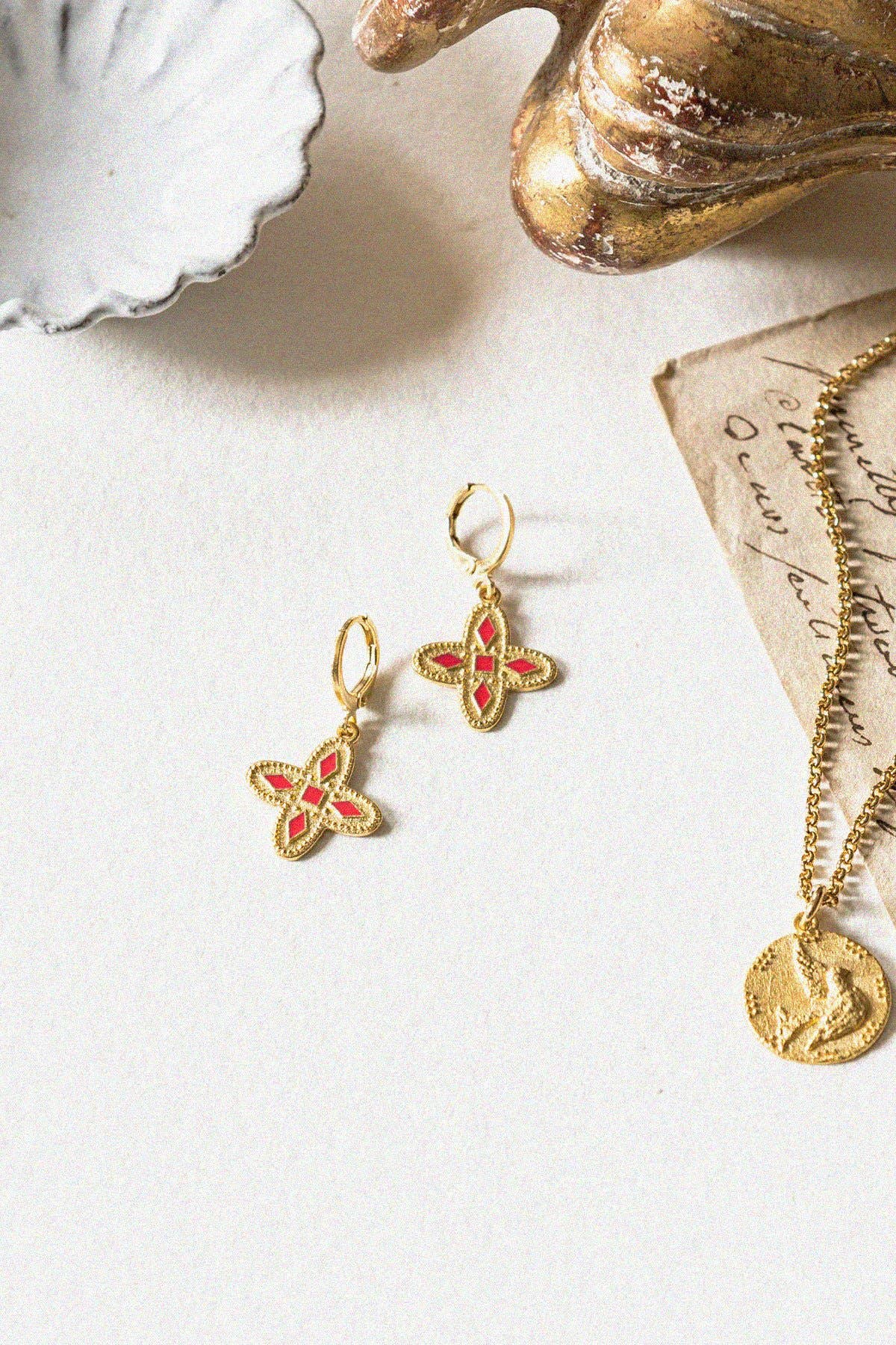 Bacci - Venta al por mayor Pendientes colgantes - Pendientes Dorados Adriana con Esmalte Mandarina Roja2