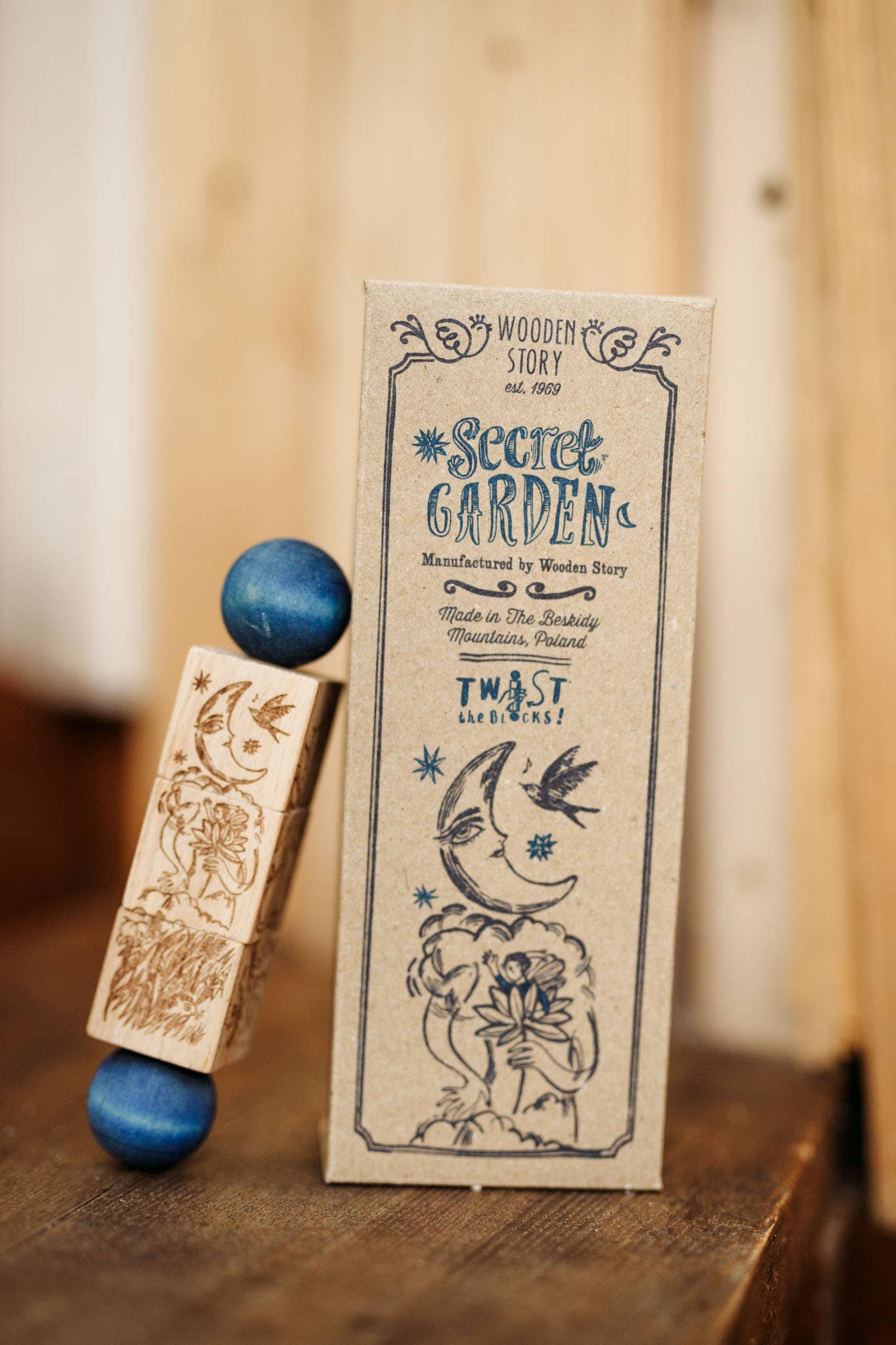 Wooden Story Sp. z o.o. - Wholesale Houten speelgoed - Kinderen - Draai de blokken - Geheime Tuin - blauw9