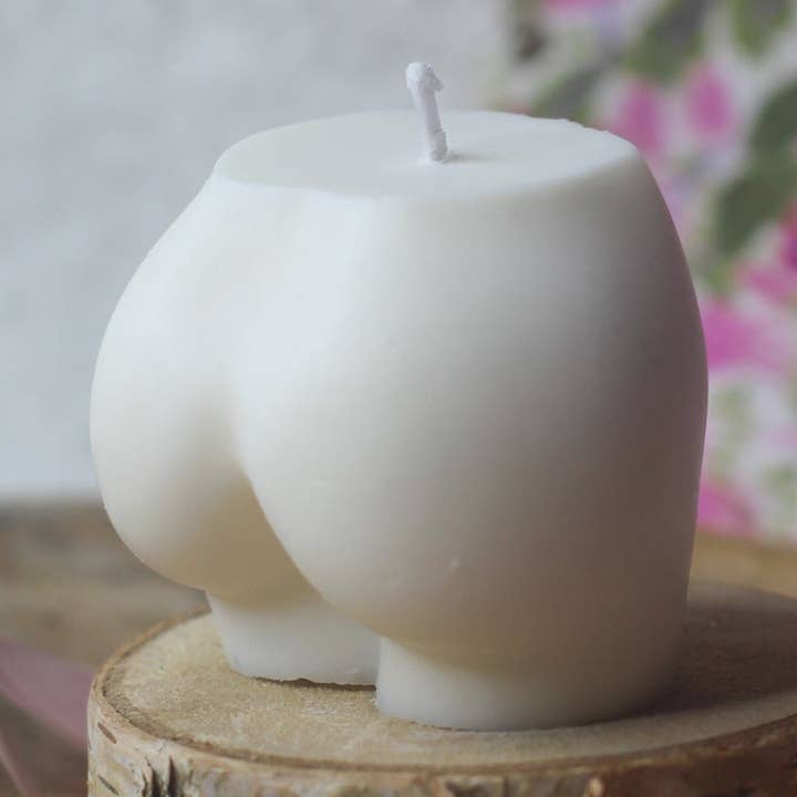 Meet me at the corner - Wholesale Novelty Candle - Candle in the shape of a buttock - female body0