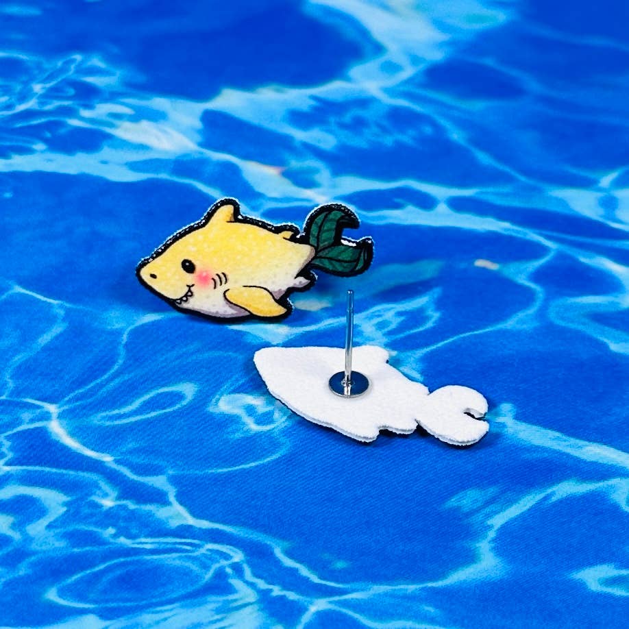 Sea Pixie Designs – Brincos de pino por atacado – Brincos de Tubarão-Limão Fofos, Costeiros e Leves3