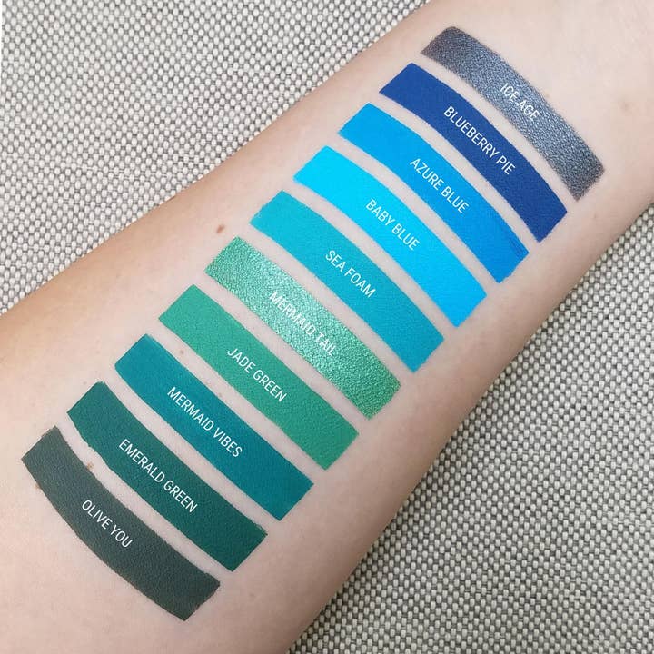 Aromi - Venta al por mayor Barra de labios - Lápiz labial líquido mate azul azur