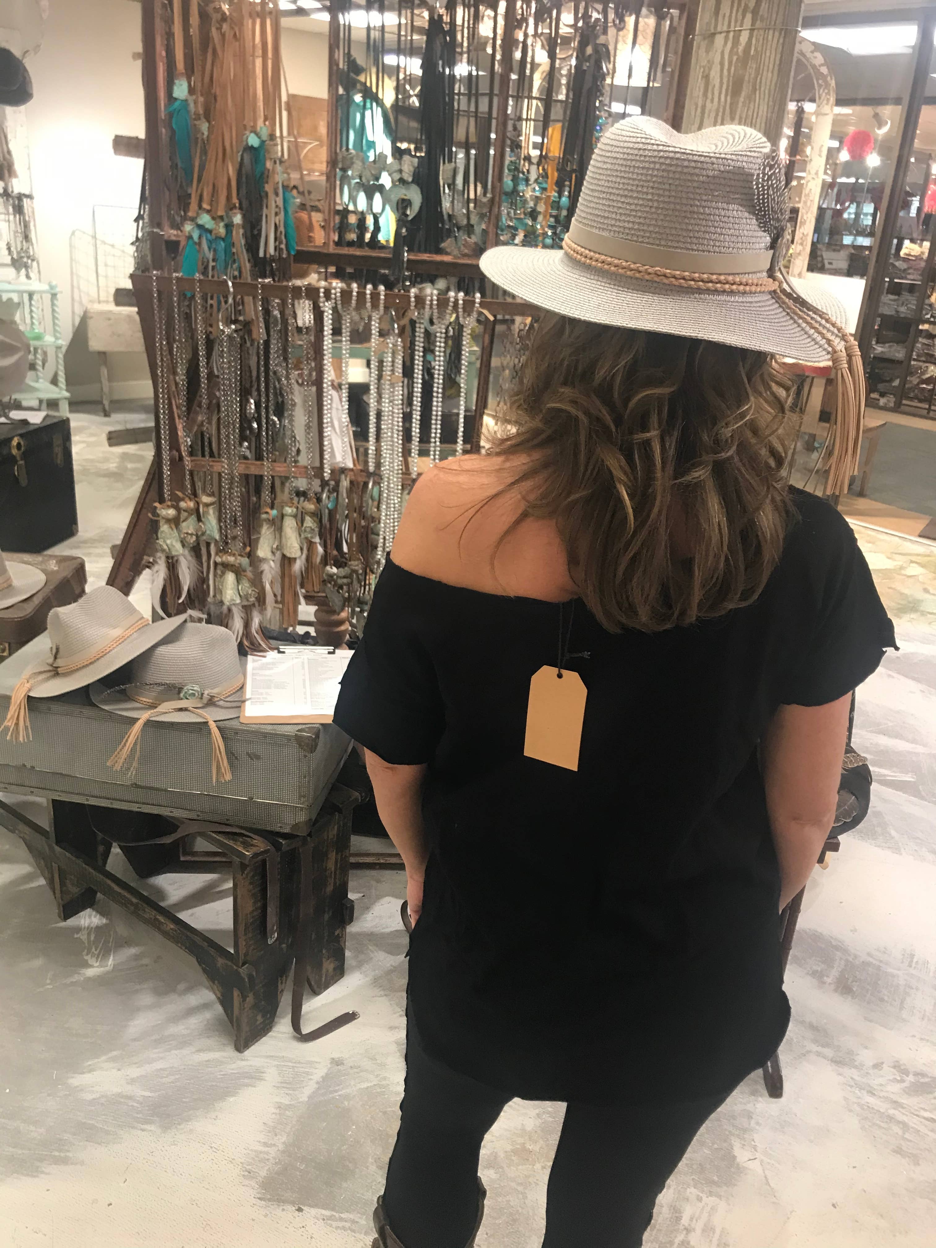 A Rare Bird Shop - Vente T-shirt – femme - T-shirt noir déchiré en lambeaux3