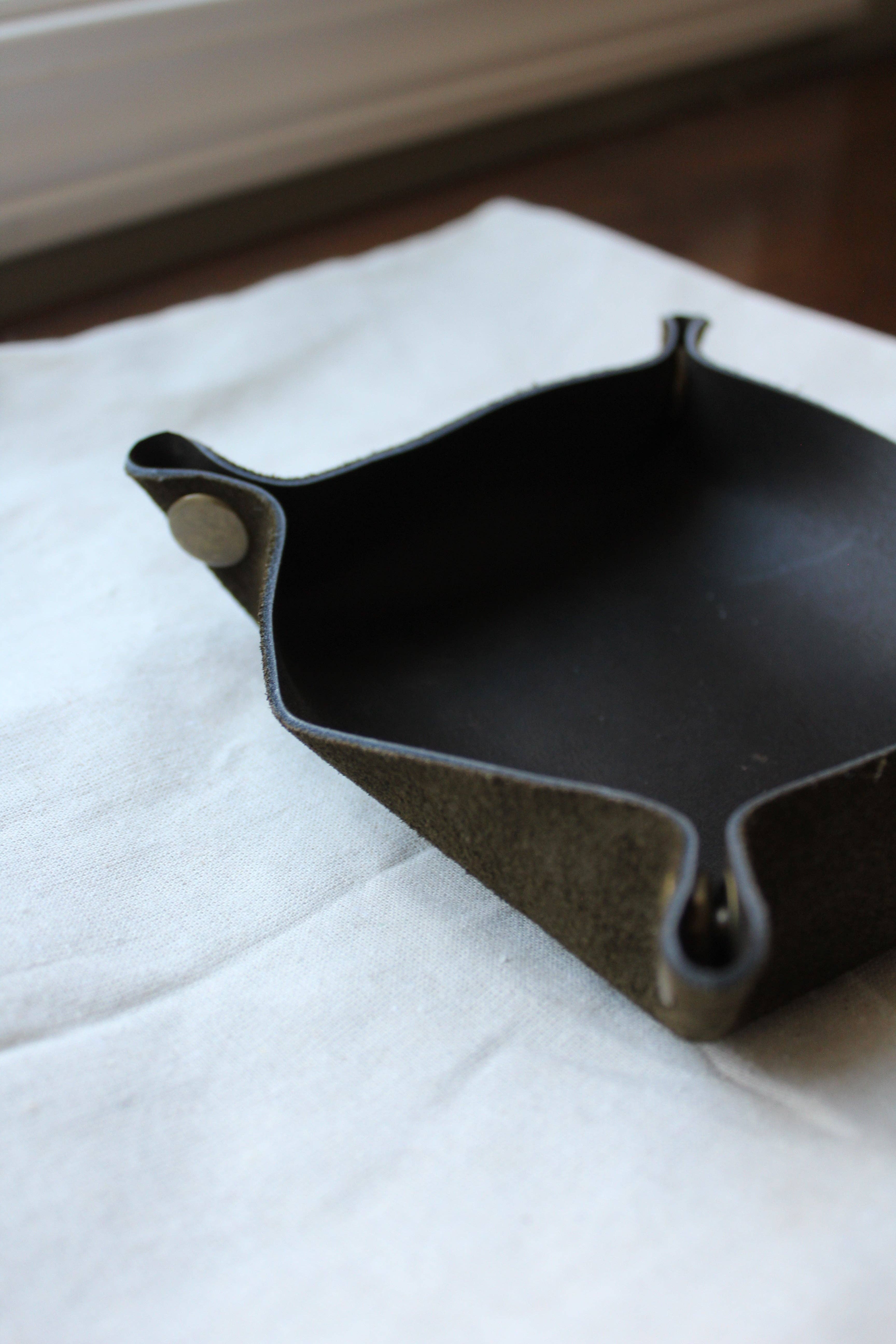 Ware by Maki - Wholesale Jewelry Dish - Handmade Leather Accessory Tray2