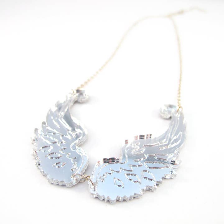 Vinghalsband i spegel silver och spegel guld akryl för wholesale av Working Clasp