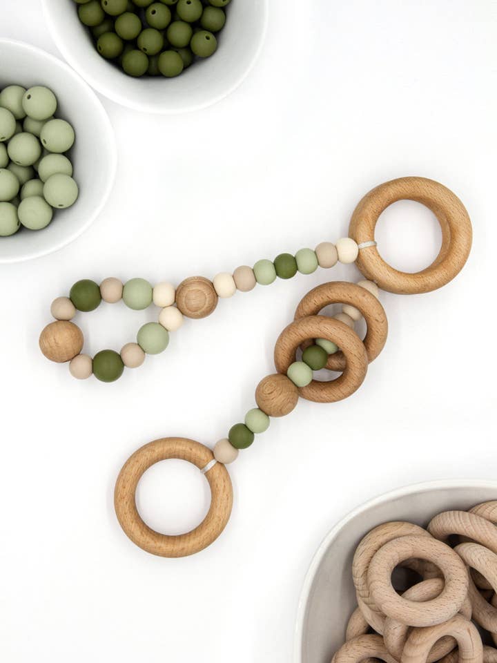 Grasping toy set of 2 || Leafy for wholesale by Kristin Weiss Manufaktur