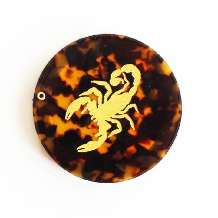 Scorpion Scorpio Kompakter Taschenspiegel in Schildpatt-Optik für den Großhandel von Cousins Collective