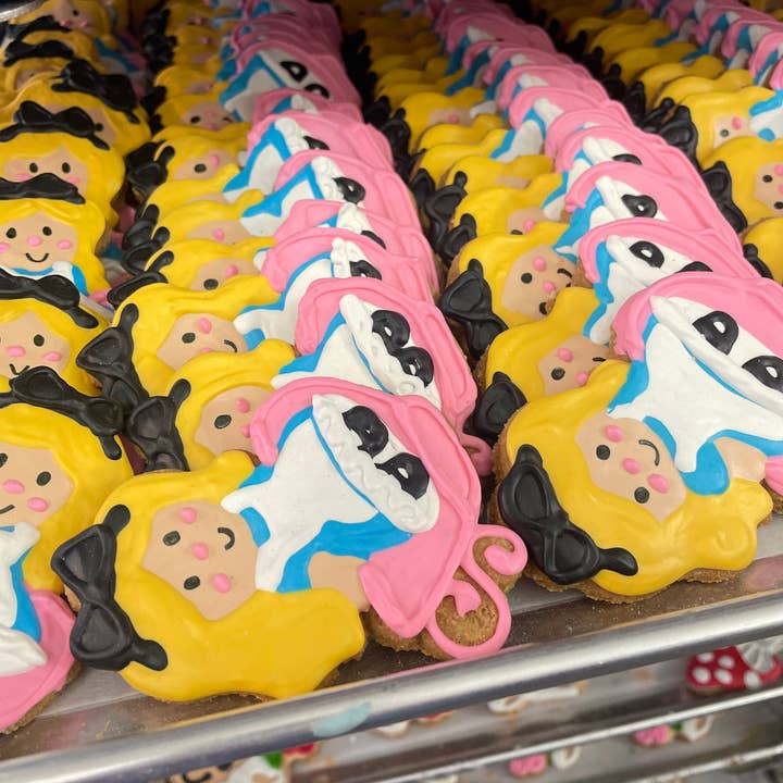 Lucky Biscuit Pet Bakery - Wholesale Pet Treats - Dog - Through the Looking Glass Limited Edition
