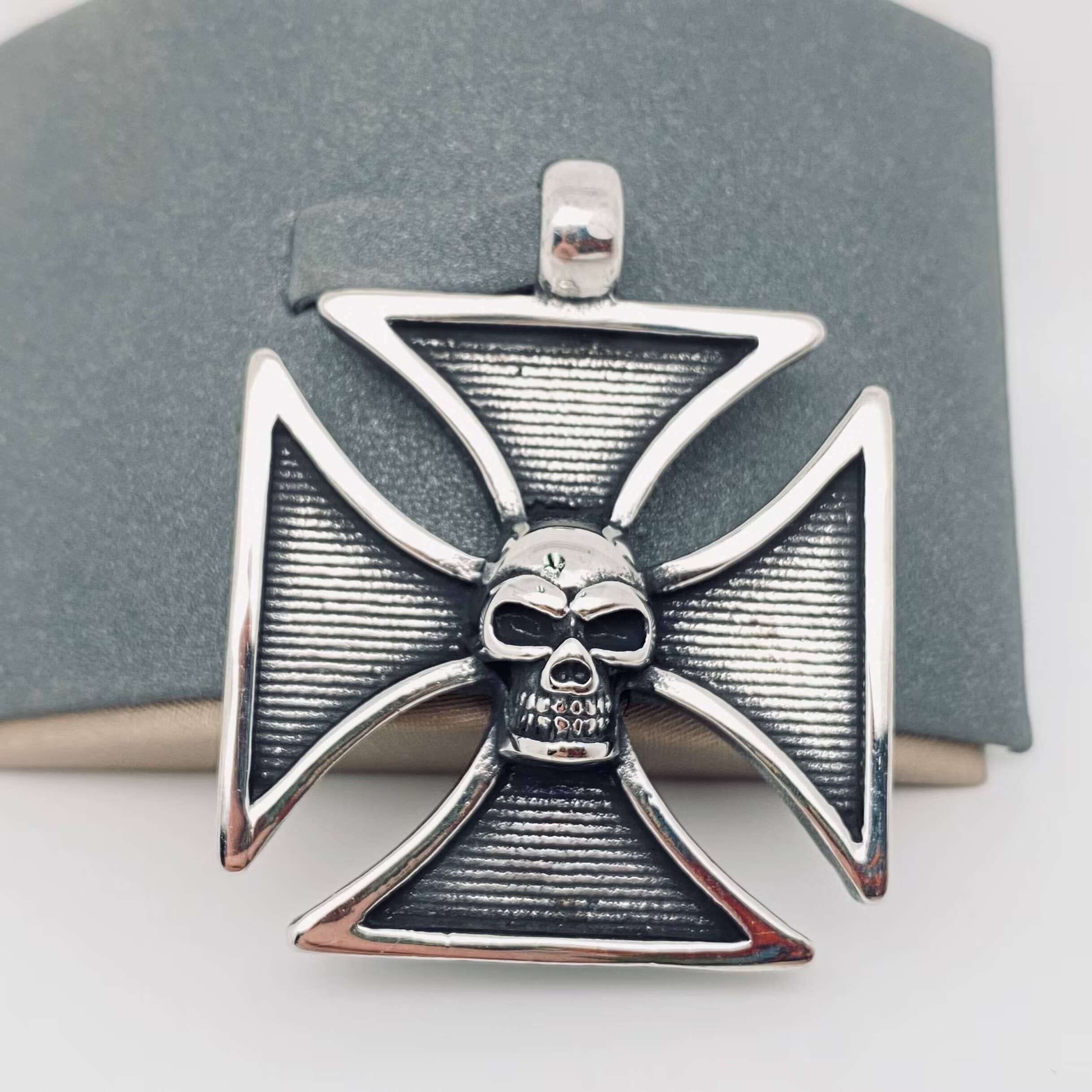 Mio Queena - Wholesale Craft Supplies - Multi Style of Exquisite Stainless Steel Pendant - MJ/MNP40