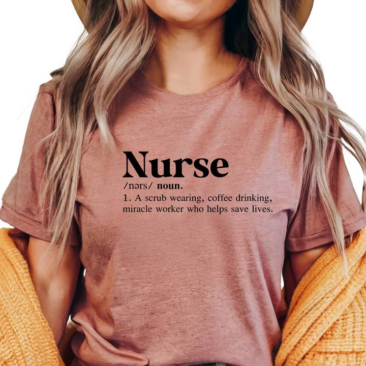 Sygeplejerske: Navnskrub iført kaffedrikkeskjorte XS-4XL for engroshandel hos Epic Life - Designed