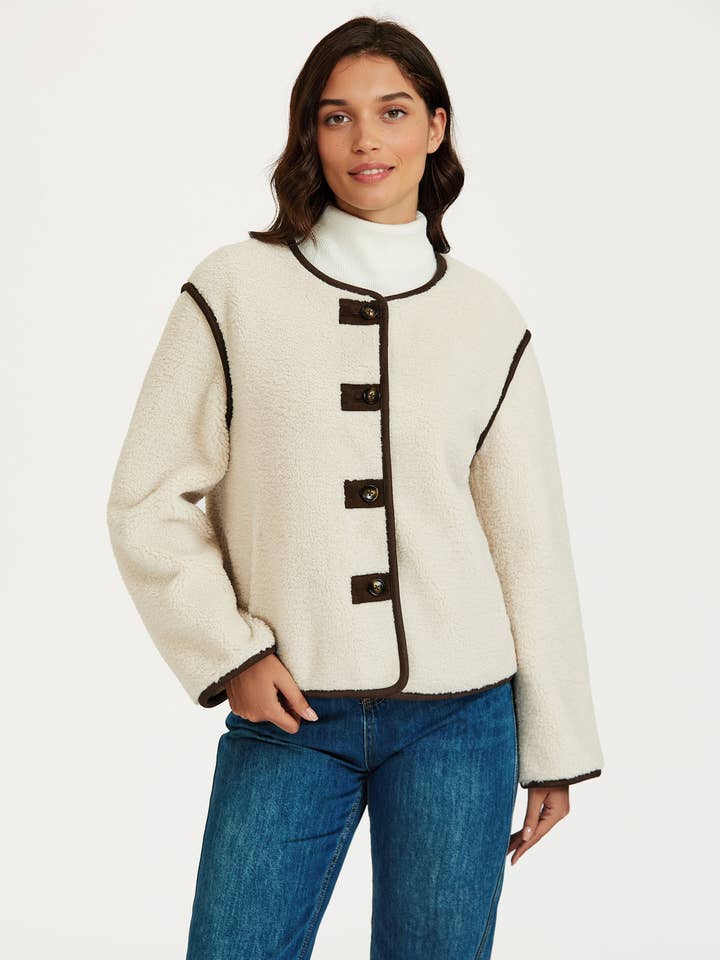 Chaqueta de imitación de piel de oveja en color crema para venta al por mayor de FS Collection (Germany)