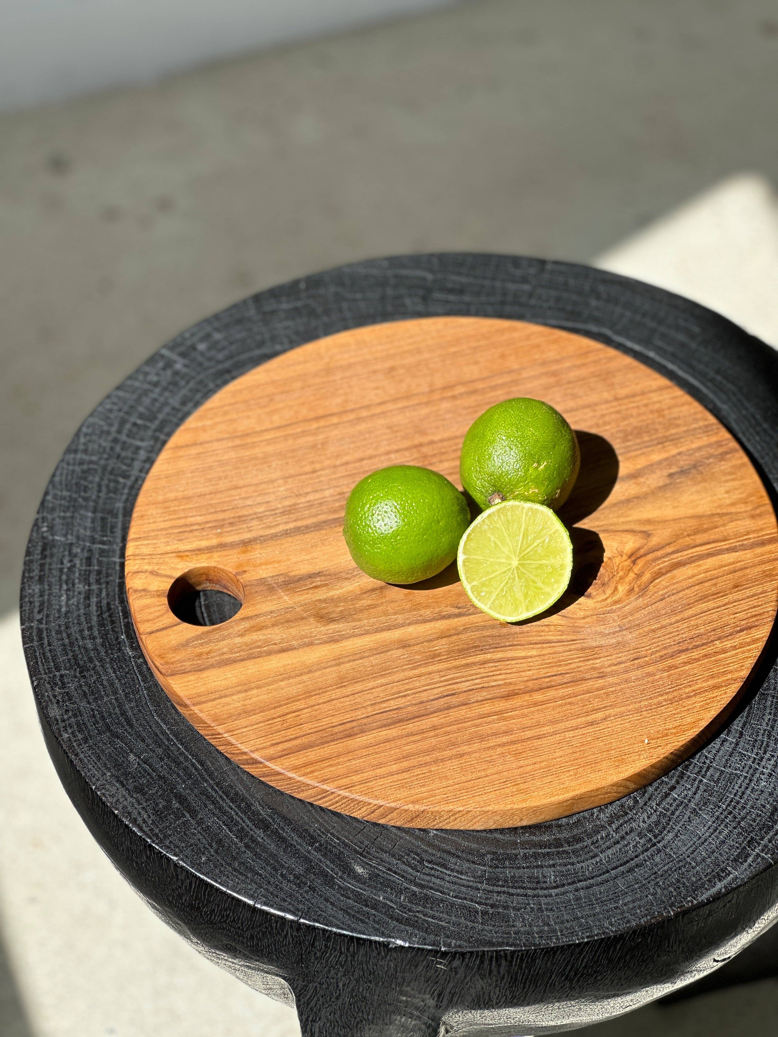 Office Objets – wholesale Skärbräda – Rund skärbräda i urholkad teak D:3099