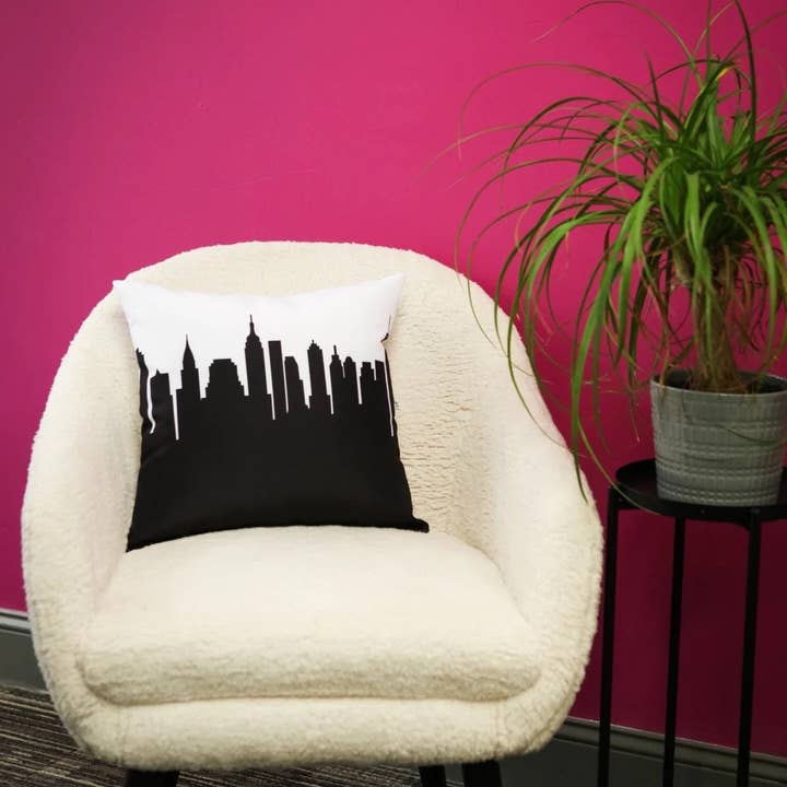 Anne Cate - Wholesale Throw/Decorative Pillow - New Orleans LA Skyline Large Throw Pillow1