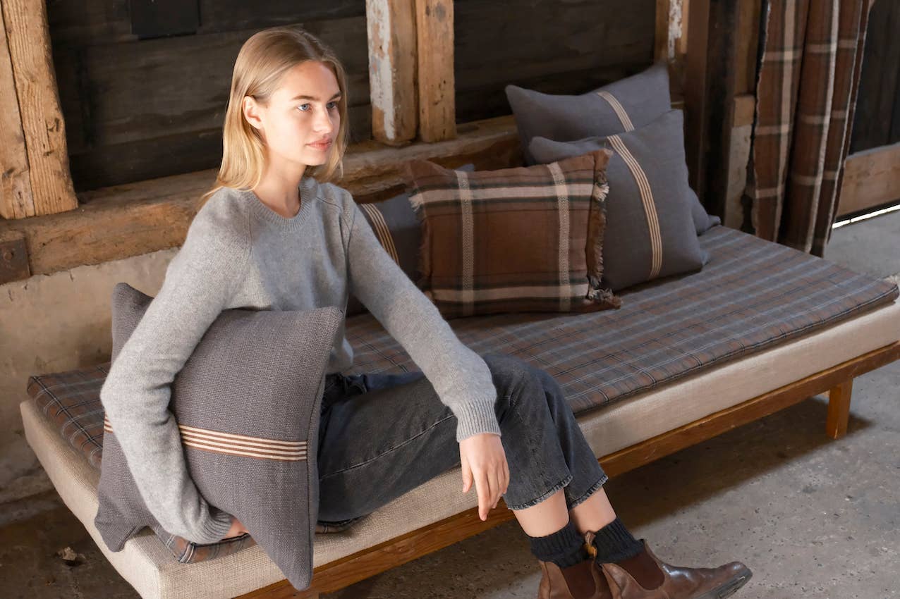 Libeco Home - Wholesale Throw/Decorative Pillow - Jasper Pillow cover Charcoal 40x80cm linen-wool3