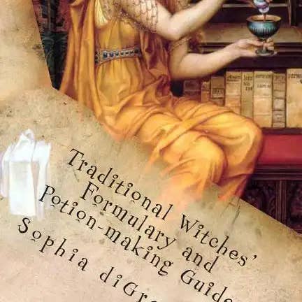 Books by splitShops - Wholesale Body, Mind & Spirit - Traditional Witches' Formulary and Potion-making Guide: Recipes for Magical Oils, Powders and Other Potions - Paperback