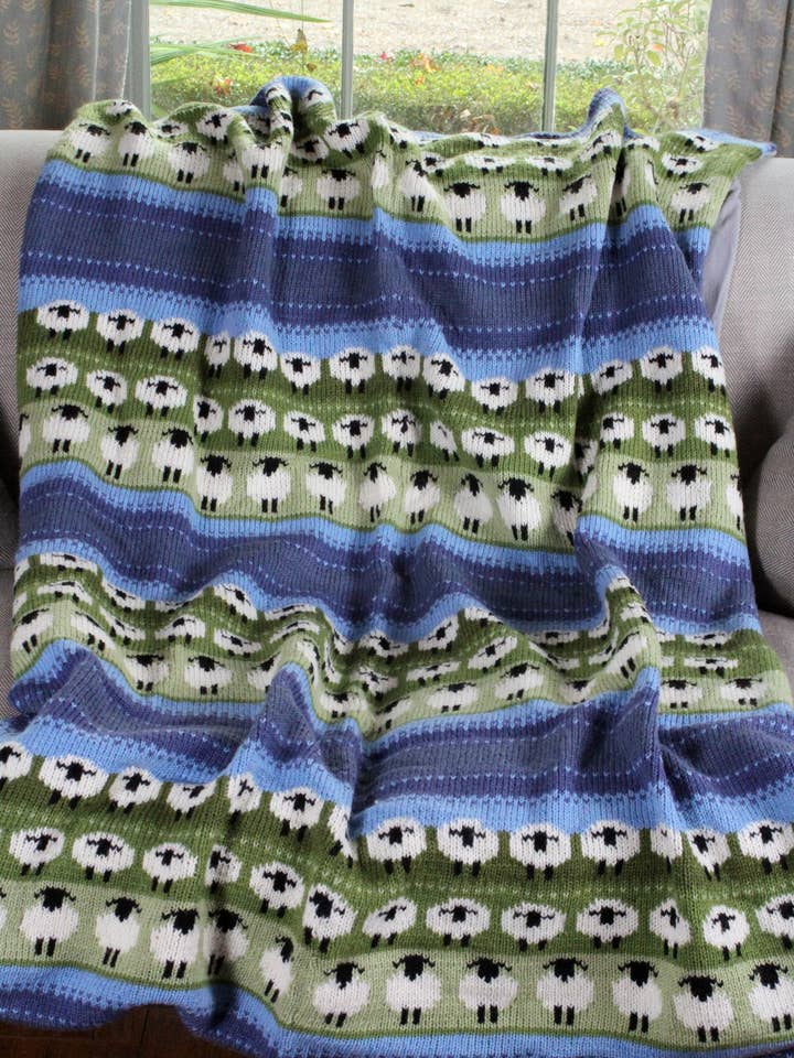 Manta de Lana Tejida con Forro de Vellón - Rebaño de Ovejas para venta al por mayor de Pachamama Ltd