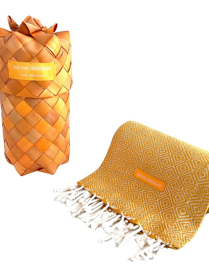 Le Krama Chaud Or pour la vente par Krama Heritage