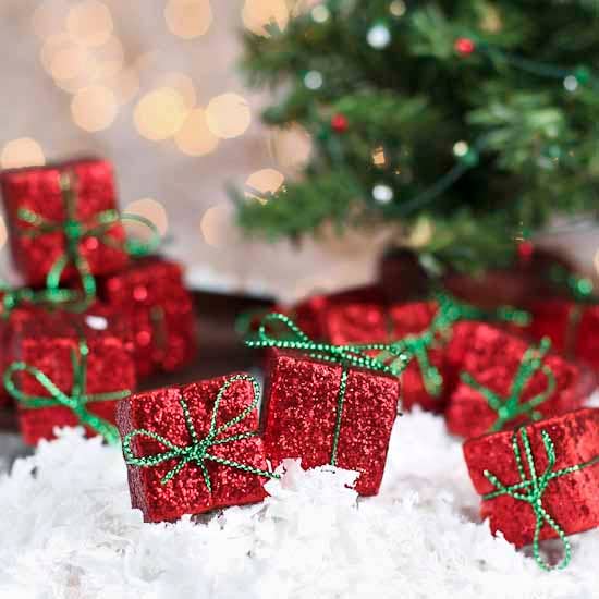 Factory Direct Craft - Vente Coffrets cadeaux - Boîtes-cadeaux miniatures rouges à paillettes 1" x 1" (Lot de 12)0