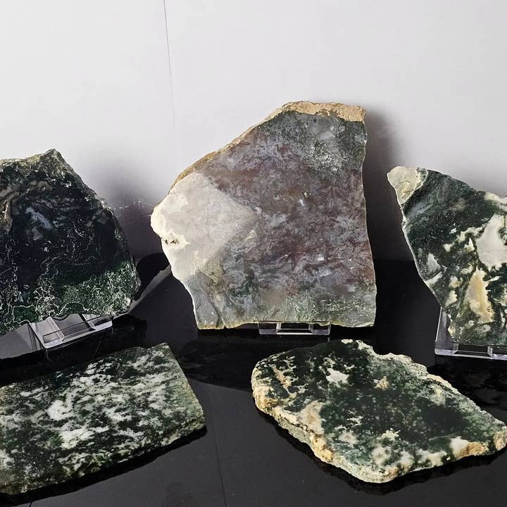 Stora mossagatkristallskivor för wholesale av Distinction Crystals