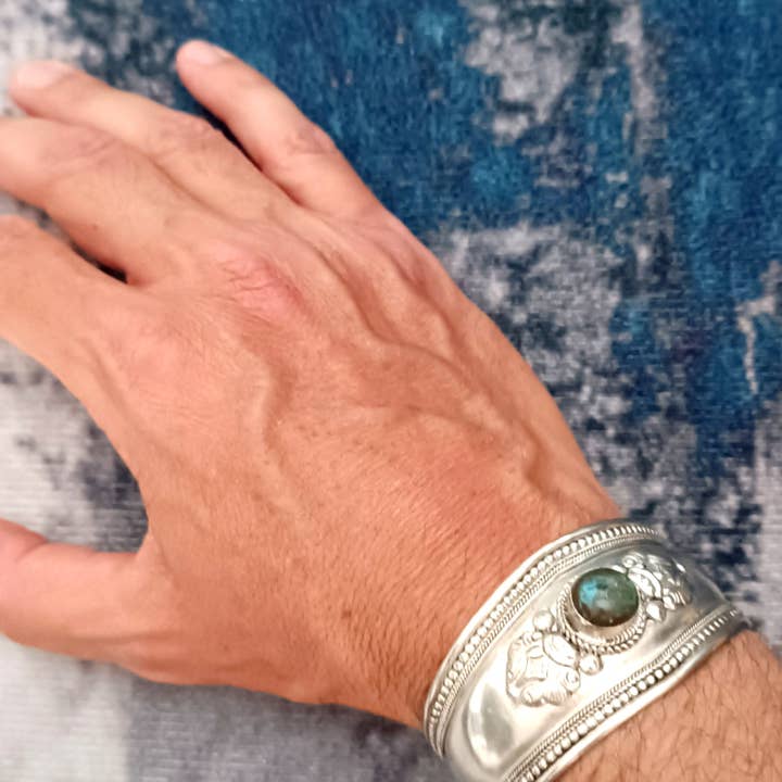 Unique Brand - Wholesale Cuff bracelet - Pokhara Tibetan Bracelet2