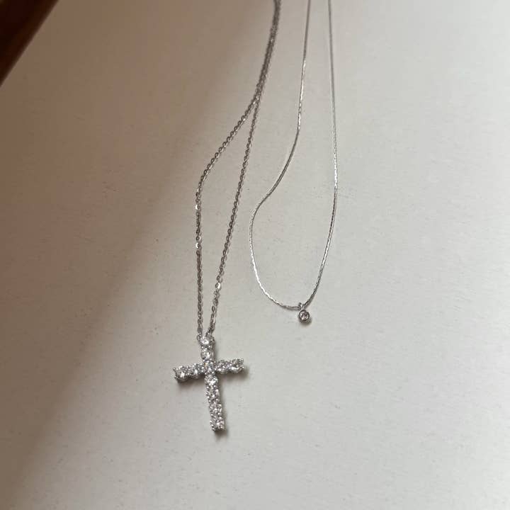 MINICYBER STUDIO - Wholesale Pendant/Charm Necklace - Silver Cross Sparkle Necklace1