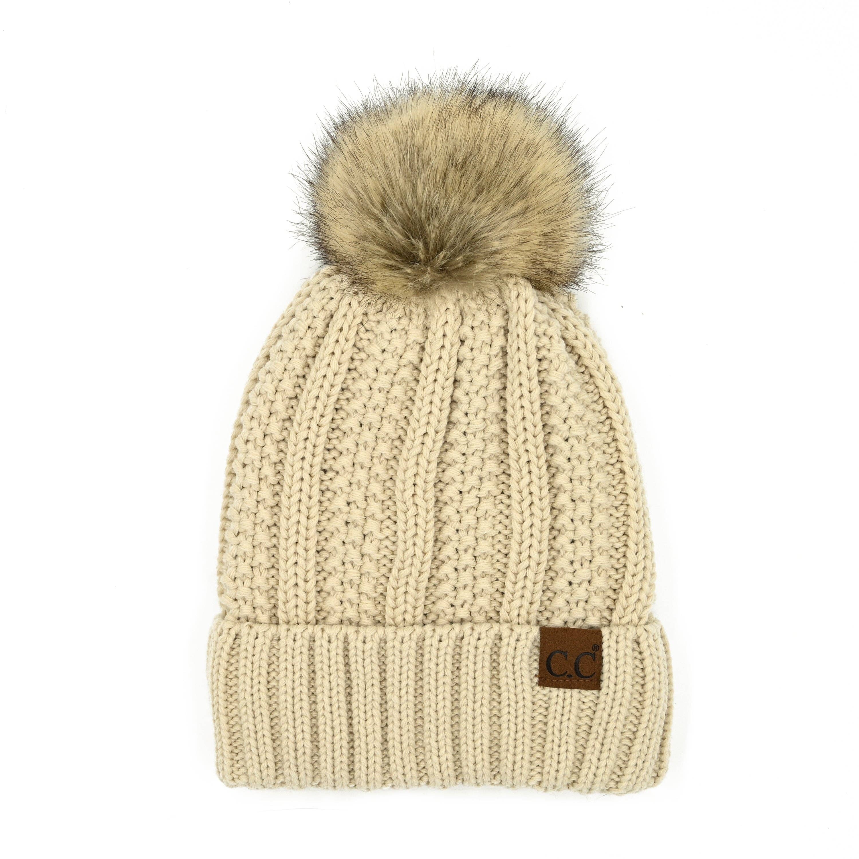 Truly Contagious – Großhandel Beanie – Damen – CC Mütze mit auffälligem Kunstpelz-Bommel (YJ-820)0