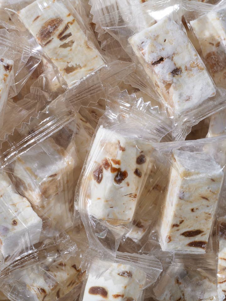 Kola-nougat från Isigny med salt från Guérande, film ANONYMOUS för wholesale av Nougat Diane De Poytiers