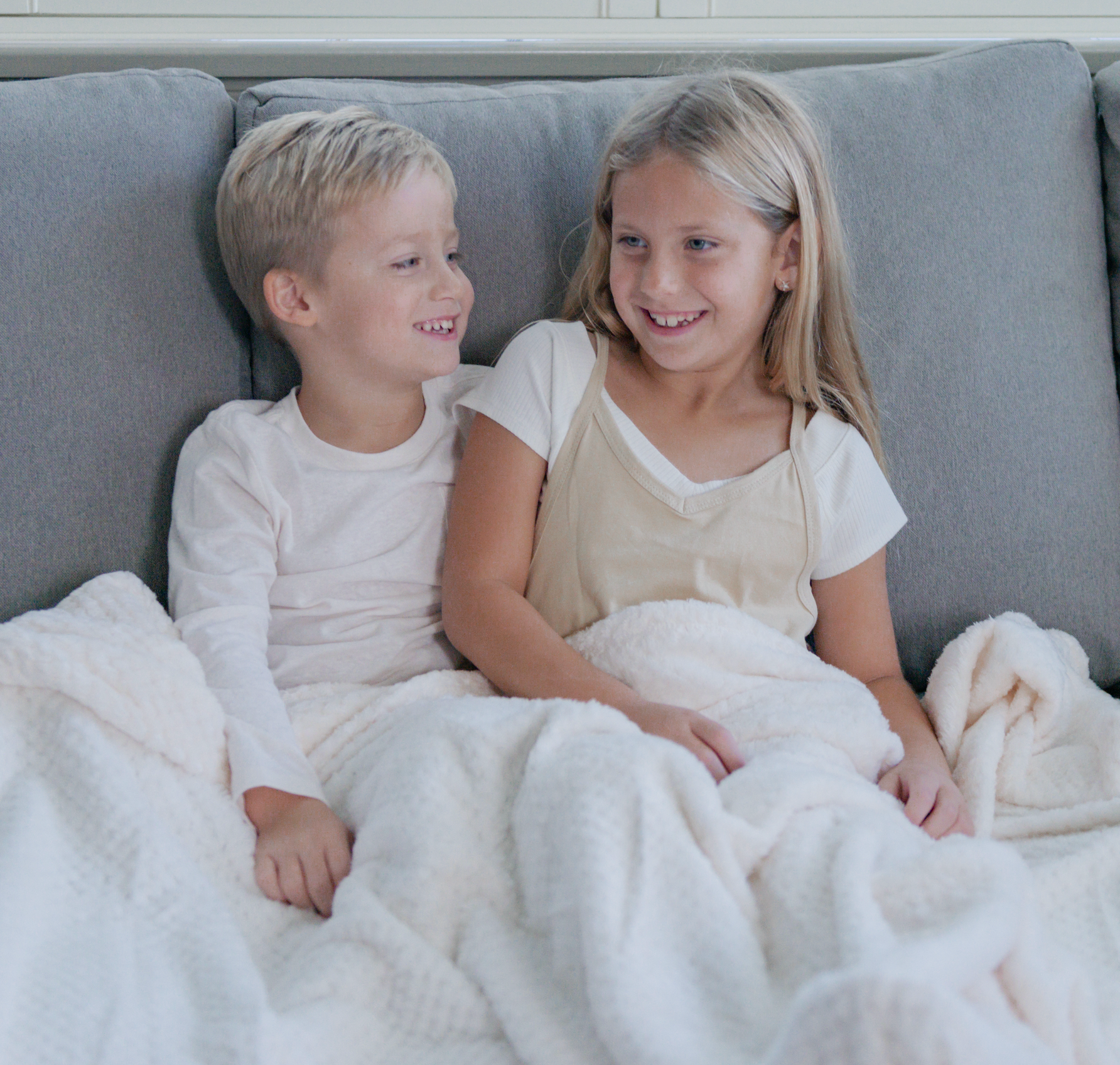 Everyday Cozy Living - Wholesale Throw Blanket - Soft Waffle Weave - Fleece Blanket Lightweight Throw6