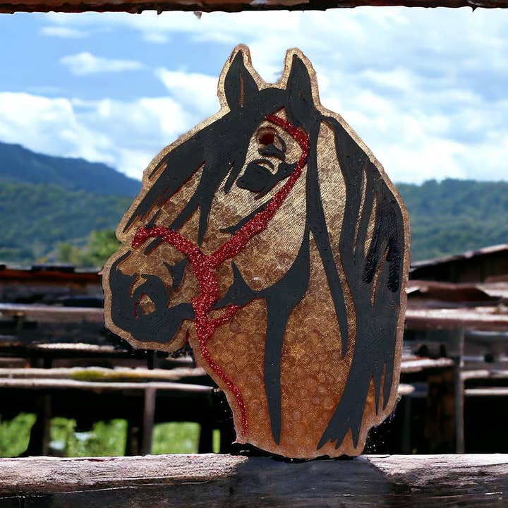 Cheval pour la vente par Painted Feather Scents