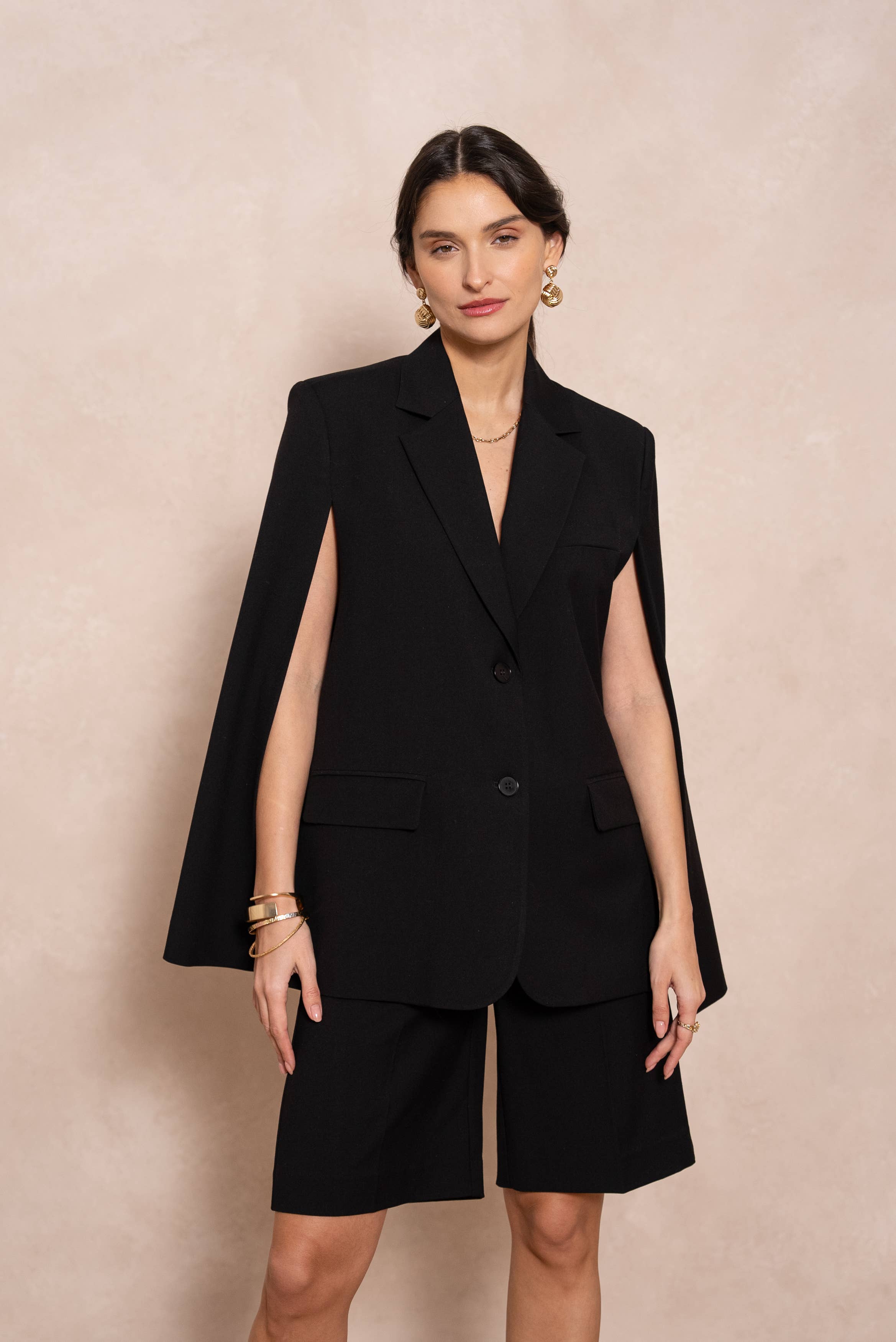 Attentif Paris - Wholesale Jacket - Women's - [Vision] Oversized cape jacket with structured cut30