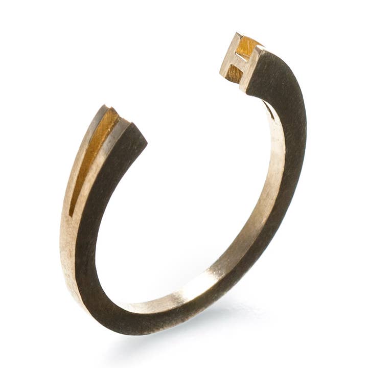 Anello H per la vendita all'ingrosso da parte di ALEFBA