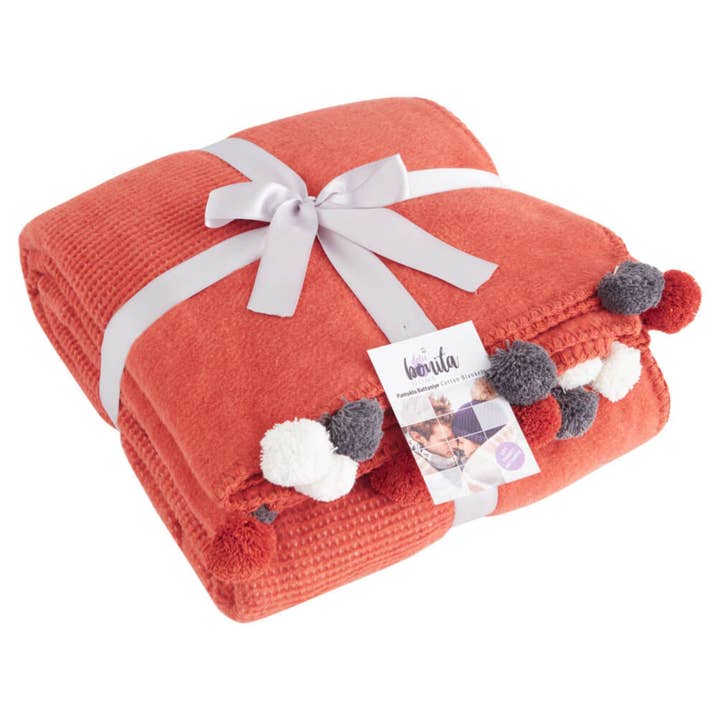 Pompom Blanket 200x220 cm for wholesale by DNZ Textiel B.V.