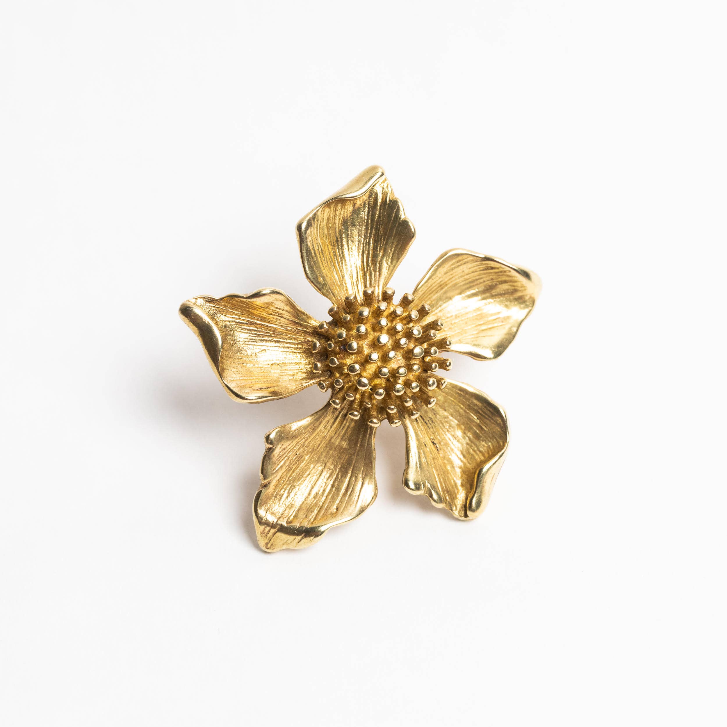 Saint Claude – wholesale Cocktail/statement ring – Magnolia Ring1