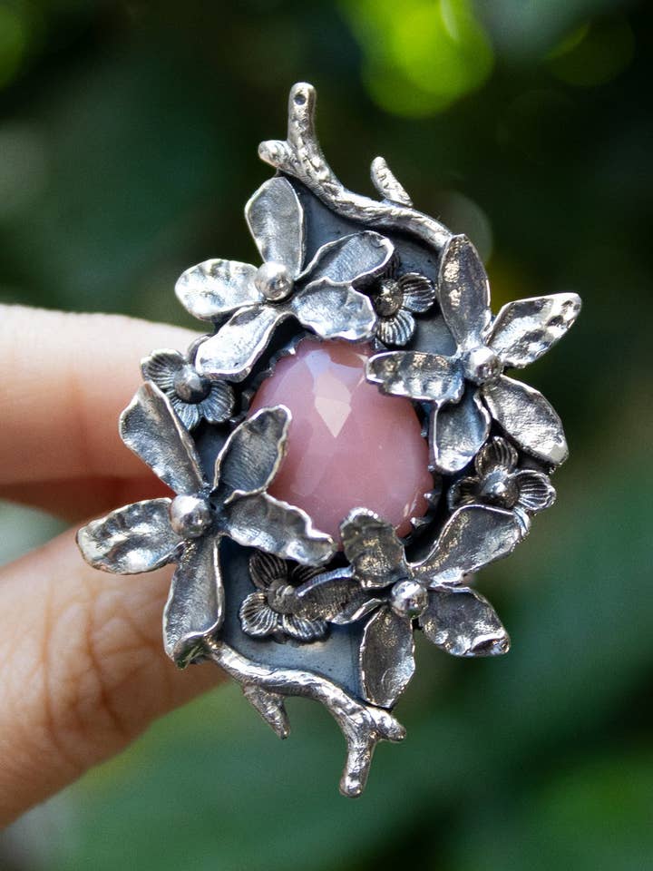 Susurros de Primavera: Anillo de Ópalo Rosa Peruano, AR-7424 para venta al por mayor de Ambra Jewels