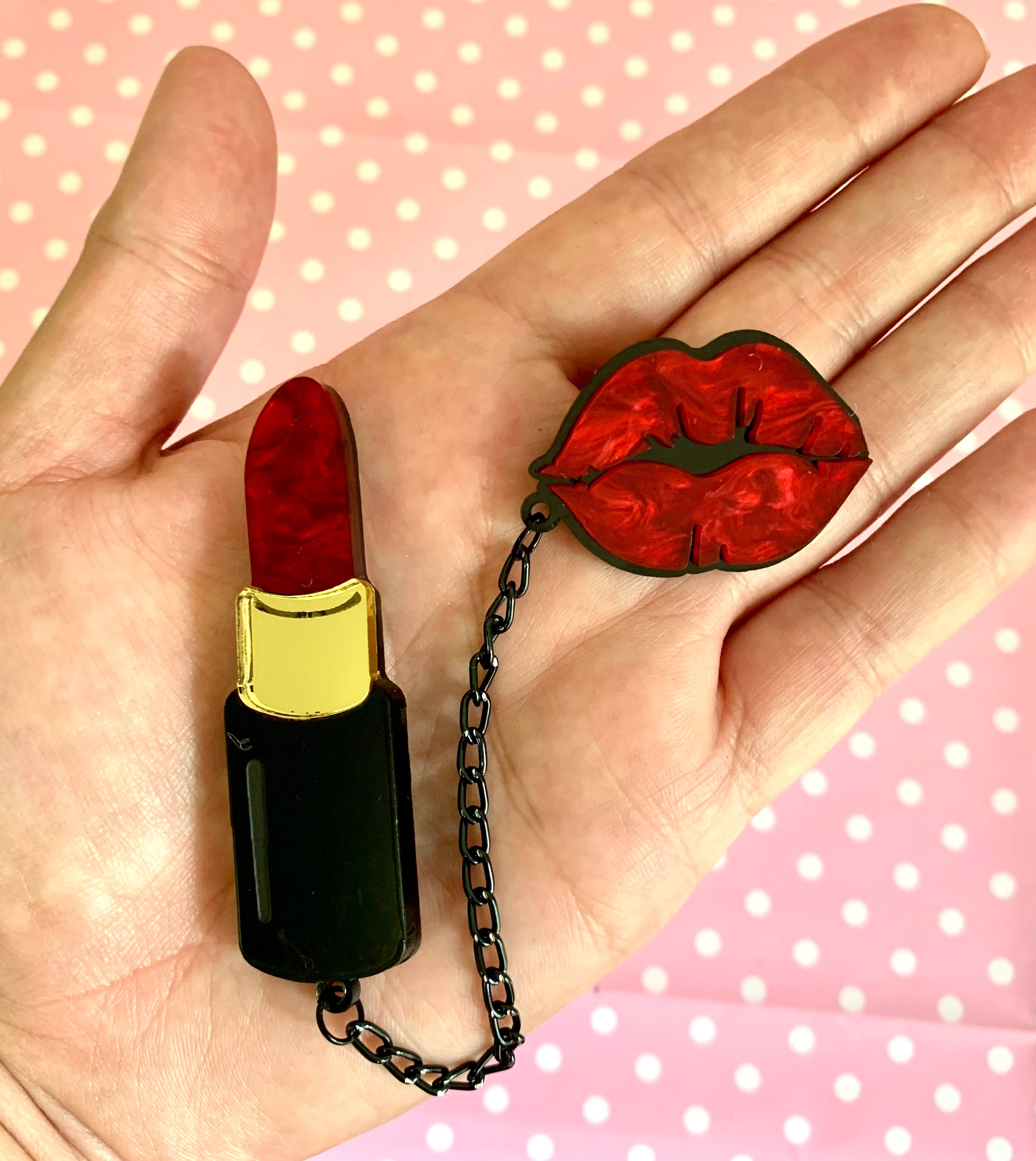 Birdie Bananas – wholesale Brooch – Red Lips and Lipstick Double Brooch2