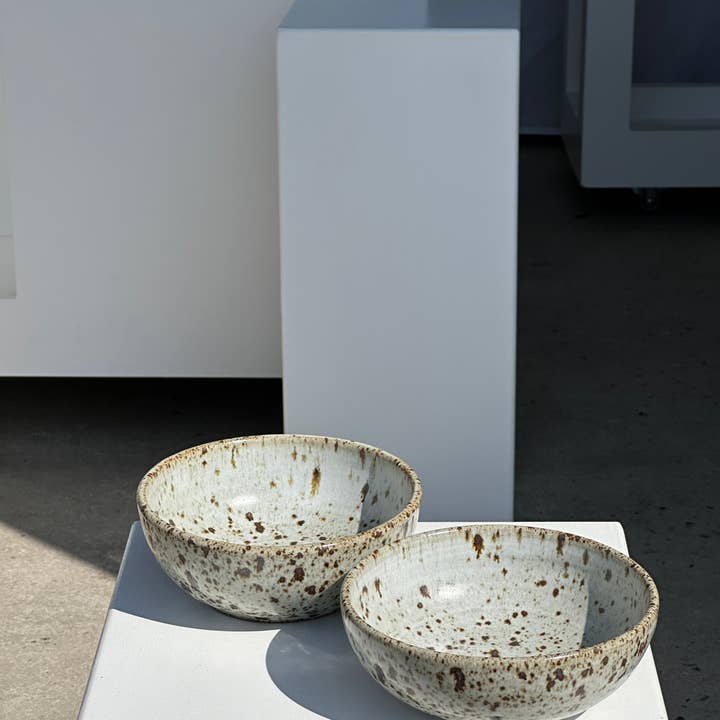 Office Objets - Wholesale Decorative Plate/Dish/Bowl - Duo of speckled ceramic bowls12