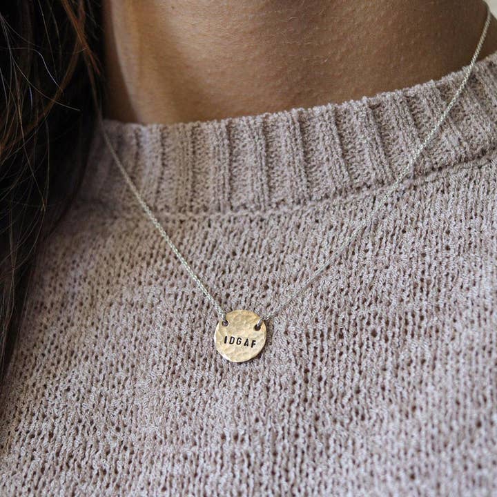 Collier Idgaf pour la vente par BAD BAD