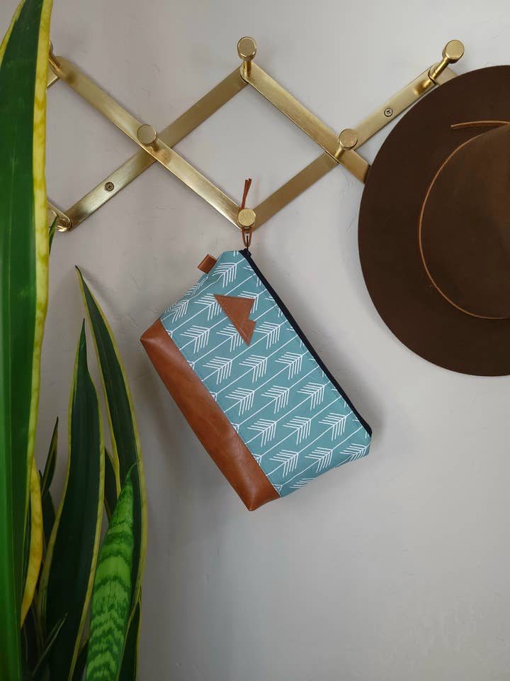 Travel Bag True North Print with Flat Bottom & Black Zipper for wholesale by 2nd Story Studio