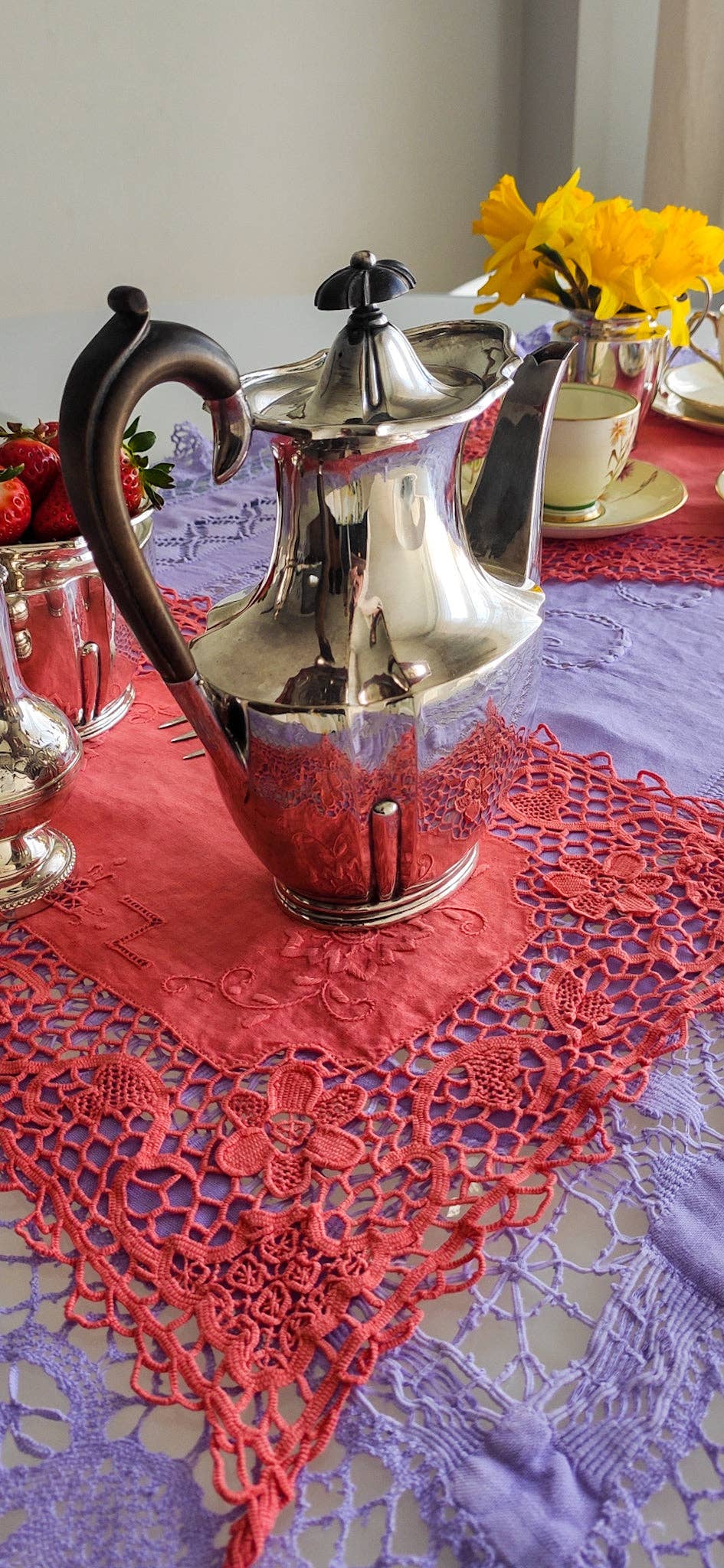 Heyfoo - Wholesale Placemat - Set of three doilies with coral burano lace11