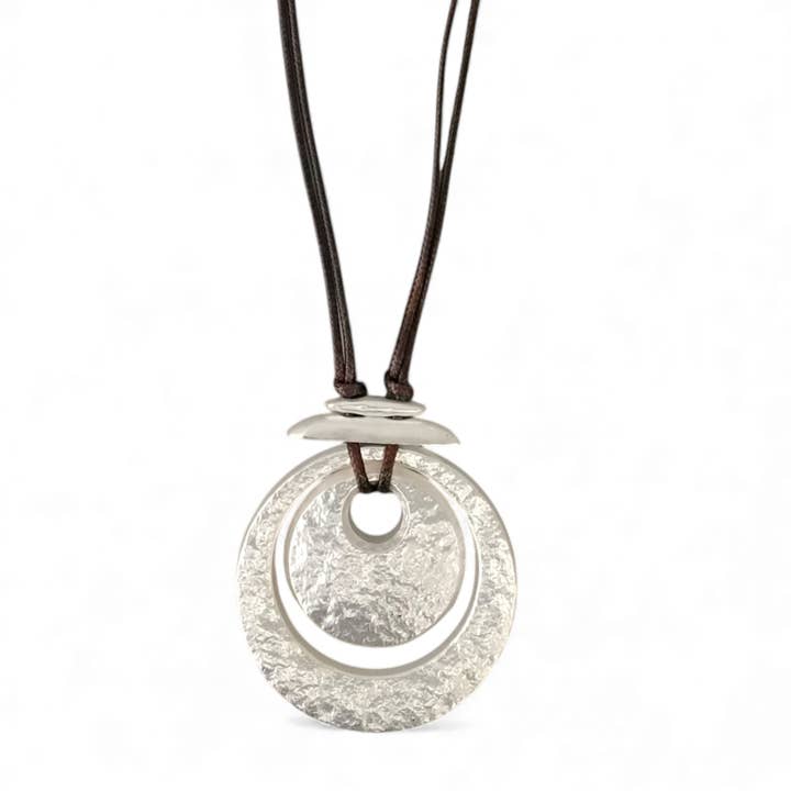 Collier Pendentif Vintage Épais | Bijoux Artisanal Statement pour la vente par Bijoux Envie Statement Jewelry