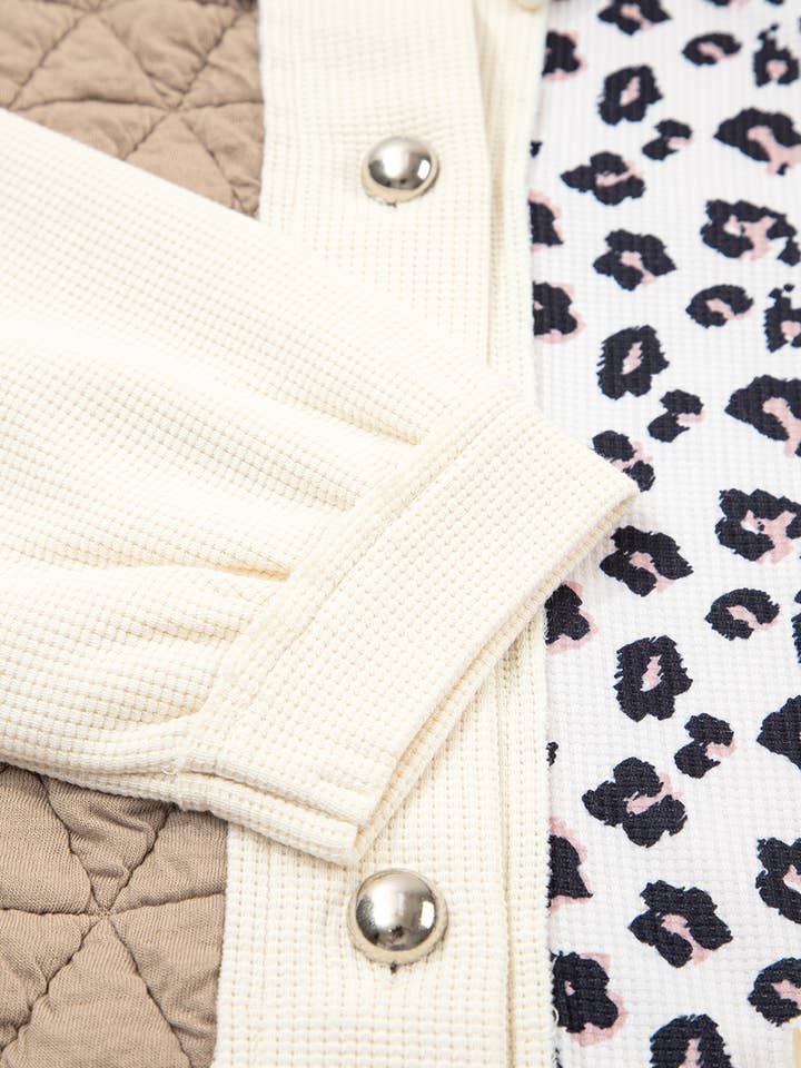 Kaki Veste matelassée patchwork en tissu gaufré léopard en vente sur Faire8