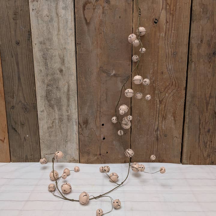 Guirlande de cloches câblées pour la vente par A.T. Imports