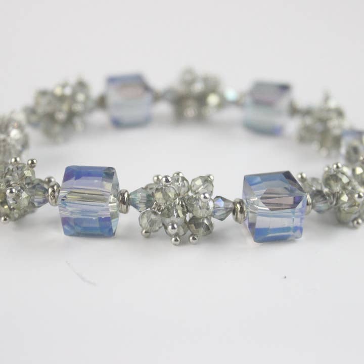 Ole - Wholesale Beaded/Pearl Necklace - Crystal Cube Necklace B16373