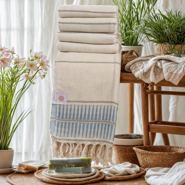 Lovenlinen Towel for wholesale by madeathand.nl