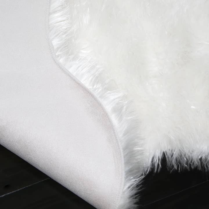 Glamour Home - Wholesale Area Rug - Ailsa Faux Sheepskin Fur Area Rug Animal-hide Shape White4