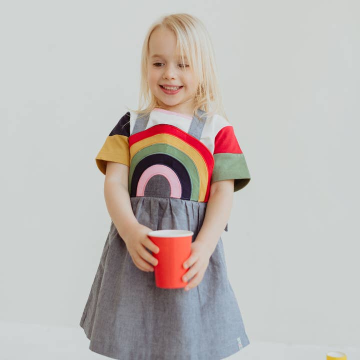 Robe bavoir à rayures arc-en-ciel bleu pour la vente par Lilly and Sid