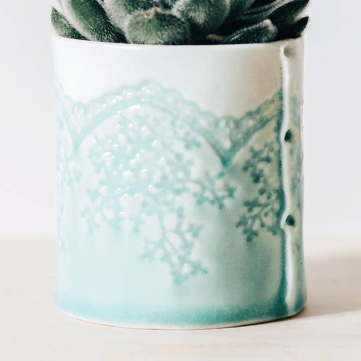 Fine Porcelain Glazed Lace Imprint Detail Pot for wholesale by Stitched Ceramics