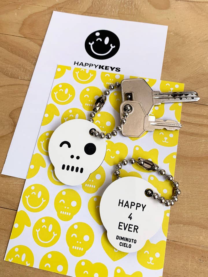 HAPPYKEYS: SKULL KEYCHAIN (CUSTOMIZED) for wholesale by Diminuto Cielo