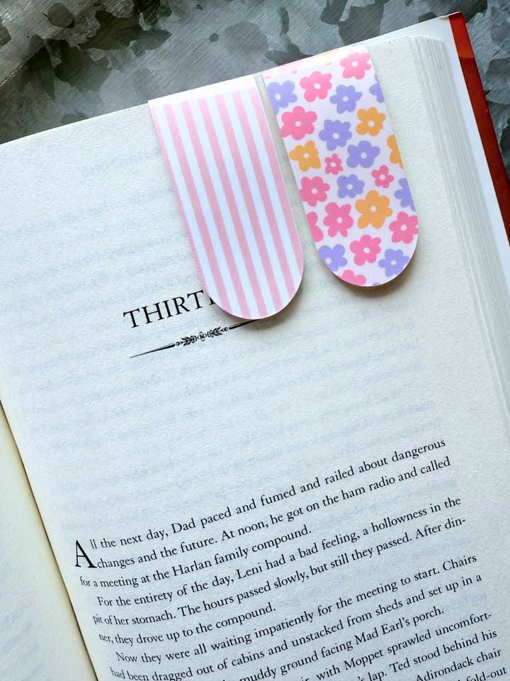2 pack magnetic bookmark/flowers/stripes magnetic bookmark for wholesale by Typo Lettering Co